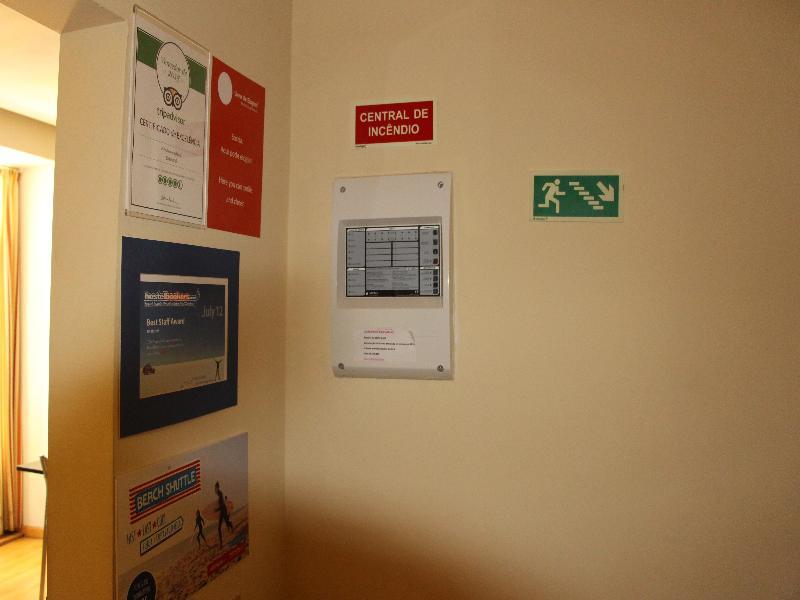 B.A. Hostel Lissabon Buitenkant foto